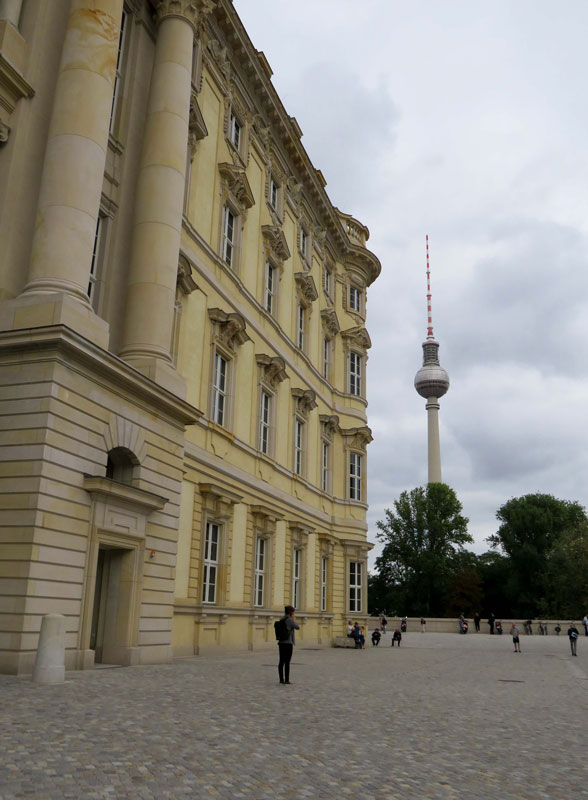 Fig-9_Humboldt-Forum-and-Television-Tower