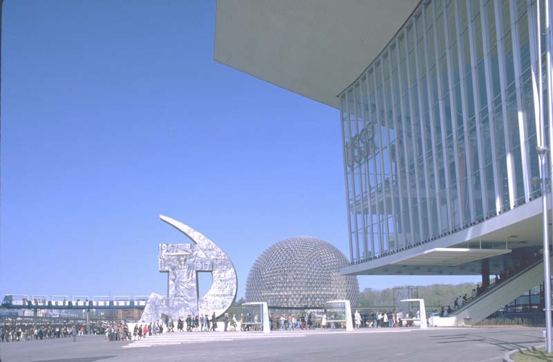 U.S.S.R. pavilion with the United States pavilion, Buckminster Fuller’s geodesic dome in background.